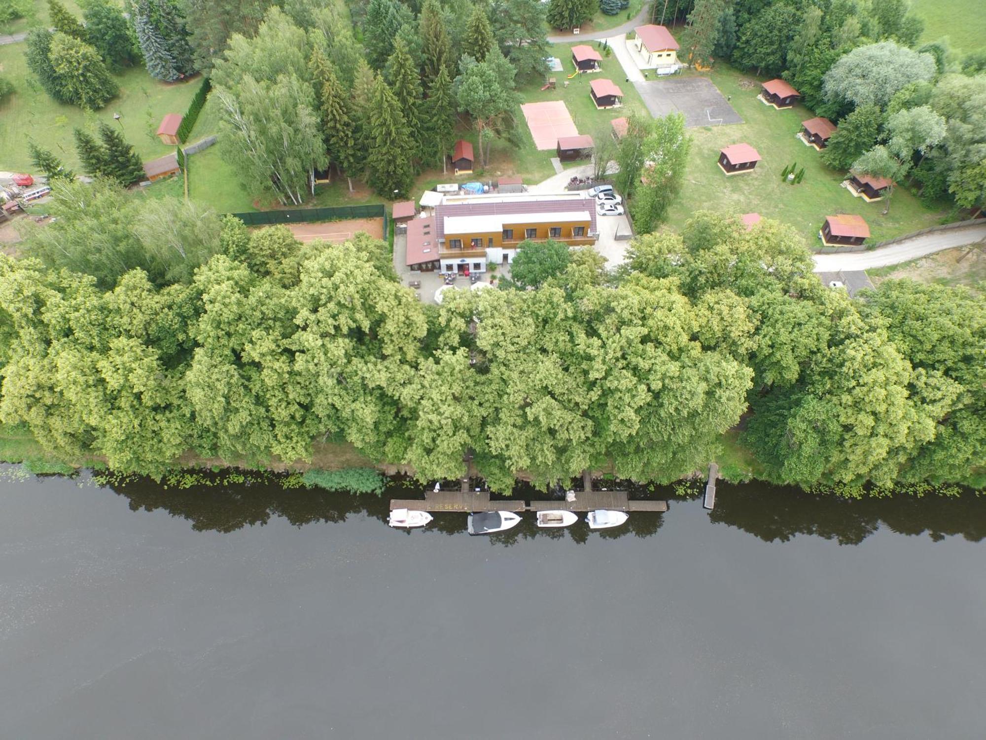 Penzion Labska Marina Подебрады Экстерьер фото